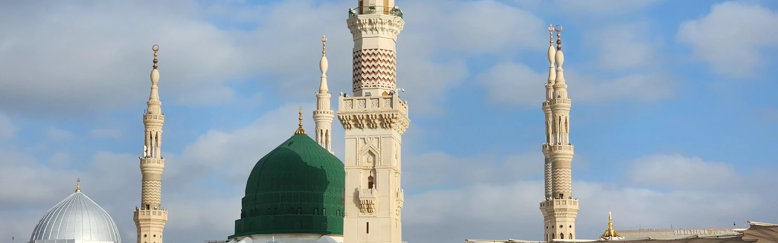 8 Best Hotels in Madinah with Free Wi-Fi Access
