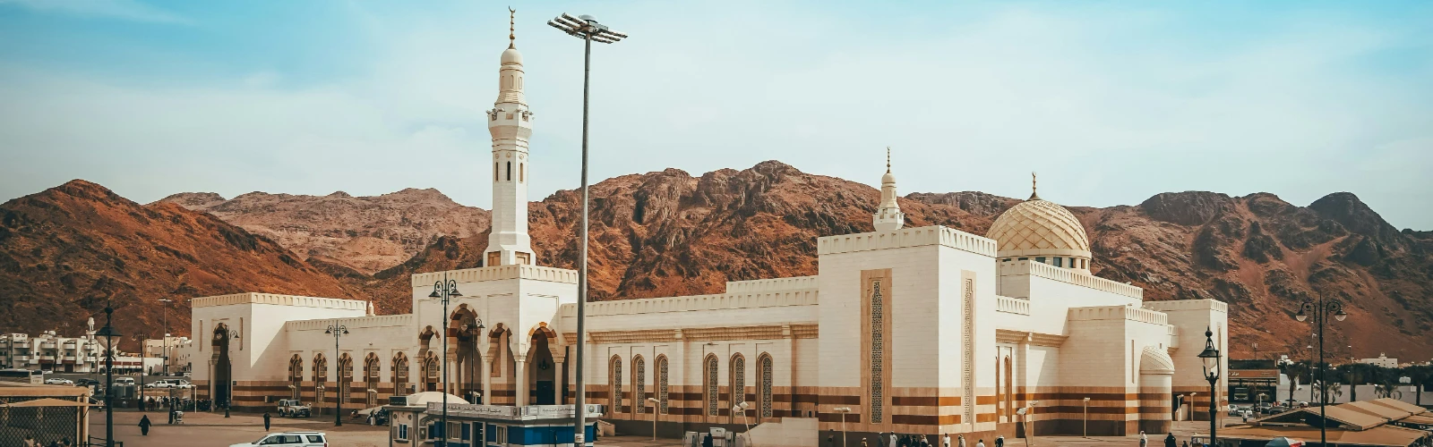 Low-Price Hotels Near Masjid e Nabawi