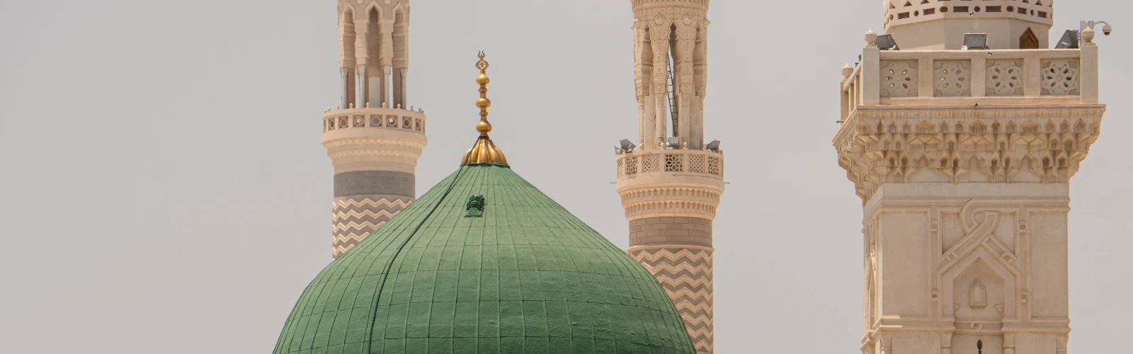 Train vs Bus vs Taxi: What’s the Best Way to Go from Jeddah to Madinah?