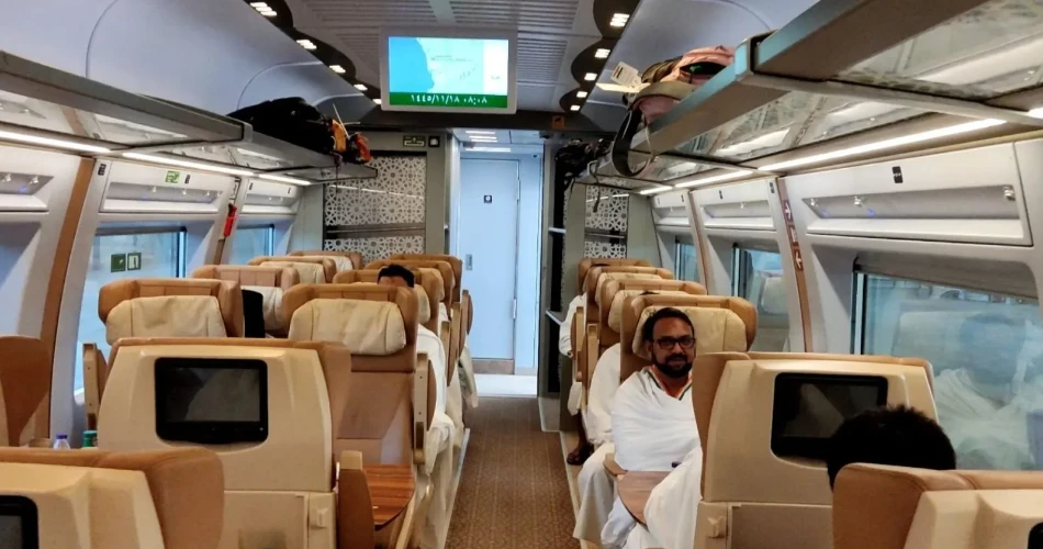 Train vs Bus vs Taxi: What’s the Best Way to Go from Jeddah to Madinah?