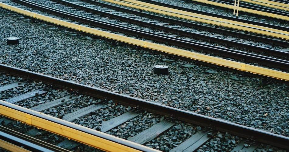 Train vs Bus vs Taxi: What’s the Best Way to Go from Jeddah to Madinah?