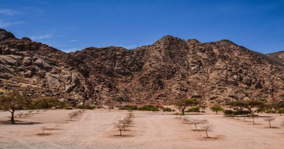 Top Sites to Visit at Mount Uhud: A Pilgrim’s Guide