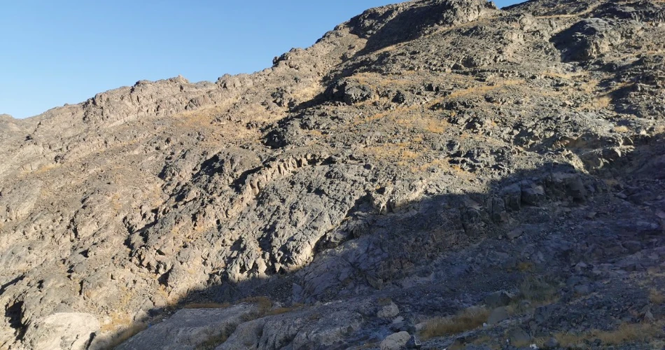 Visita la cueva de Bani Haram