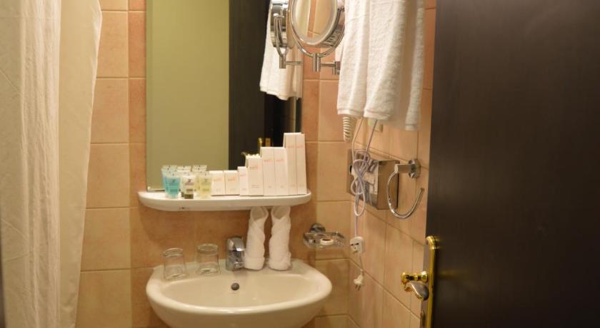 Durrat Al Eiman Hotel - image 7