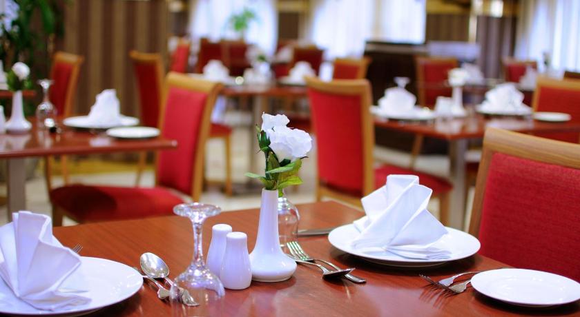 Zowar International Hotel - image 4
