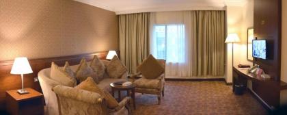 Nozol Royal Inn Hotel - image 9