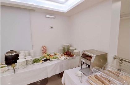 Zaha Al Munawara Hotel - image 17