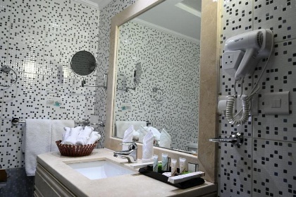 One Inn Hotel - image 14