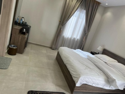 أحلام طيبة - image 1
