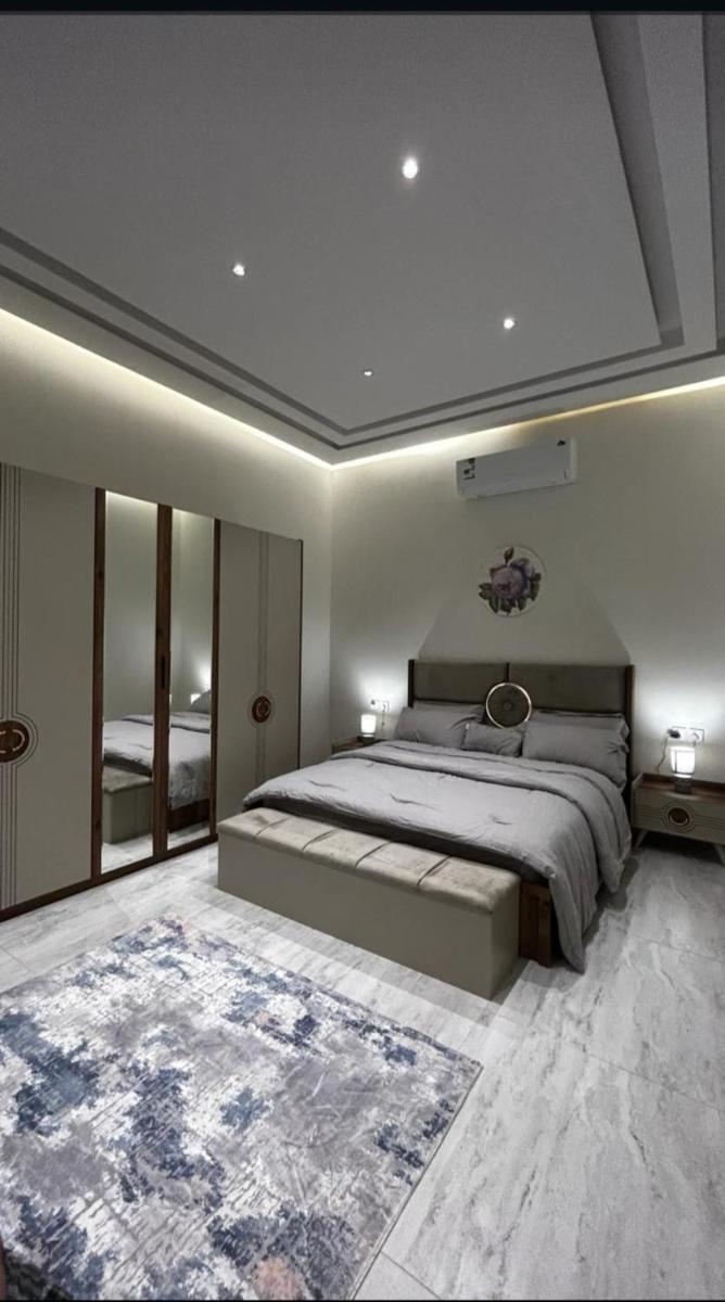 شقه فاخره بجوار الراشد مول
