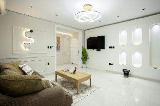 Spacious 3-Bedroom Apartment Near Prophet's Mosque 