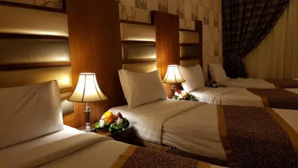 Kamar Double Terhubung