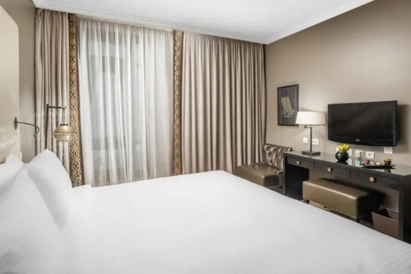 Deluxe Clubkamer, 1 kingsize bed, gedeeltelijk uitzicht op Haram Plaza afbeelding 3