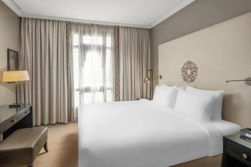 Deluxe Clubkamer, 1 kingsize bed, gedeeltelijk uitzicht op Haram Plaza afbeelding 2