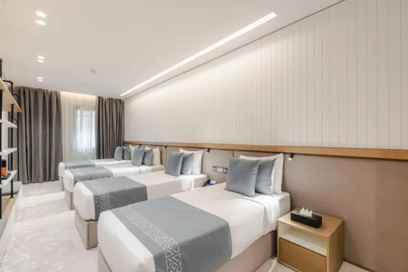 Classic Quadruple Room image 1