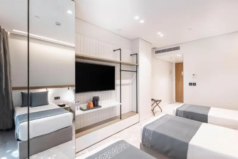 Standard Triple Room image 4