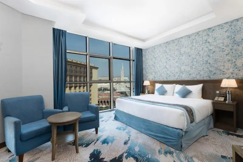 Deluxe King Room image 1