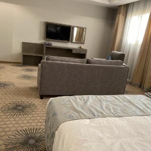 Glamour Inn