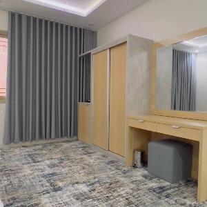 Room and Lounge