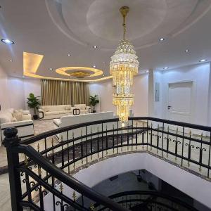 Aurion Grand Villa - 12BR Estate with Rooftop - Uhud Views & Private Elevator