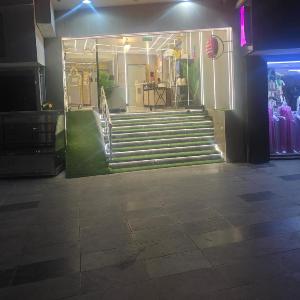 Grand Luxury Hotel