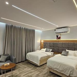 Premium King Bed Studio