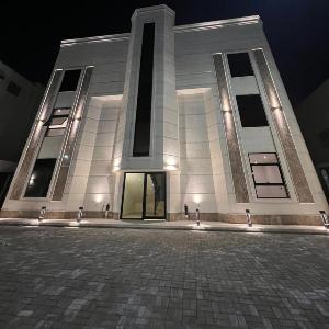 Sarah Studio