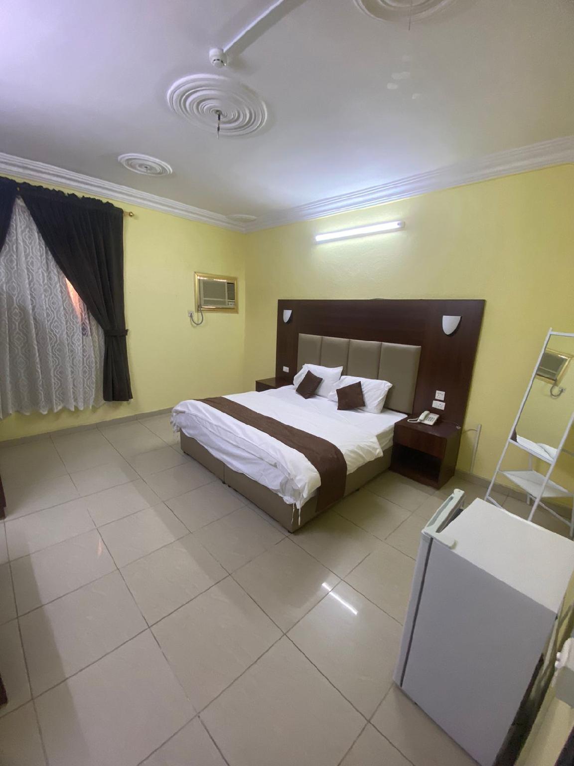 Three-Bedroom Apartment image 5