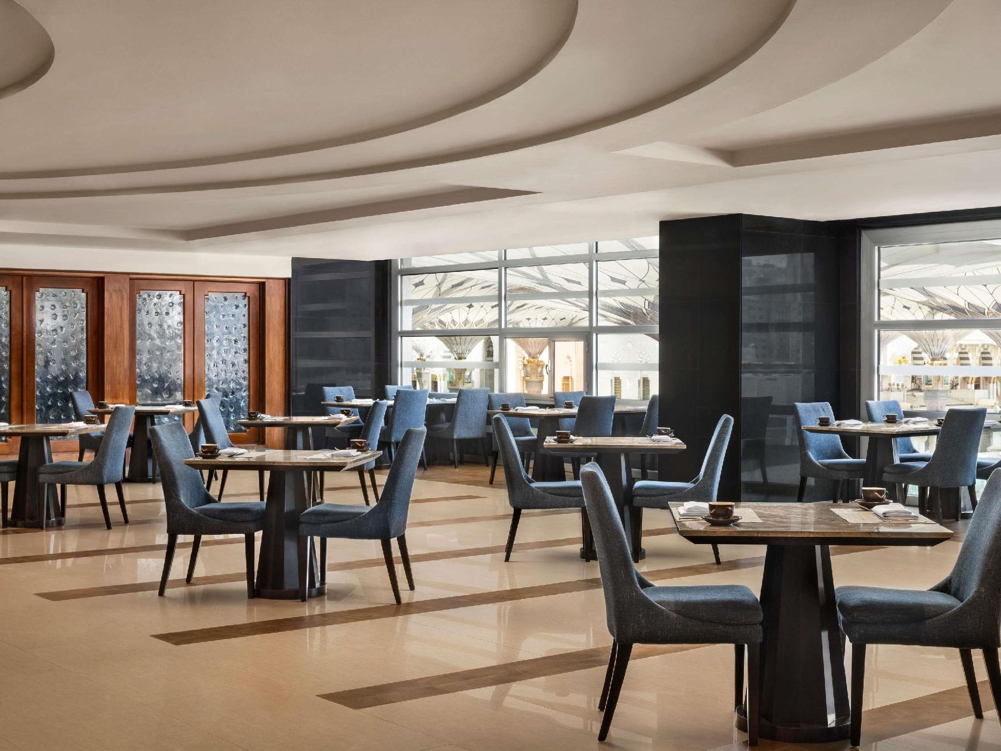 Anwar Al Madinah Movenpick Hotel - imej 13