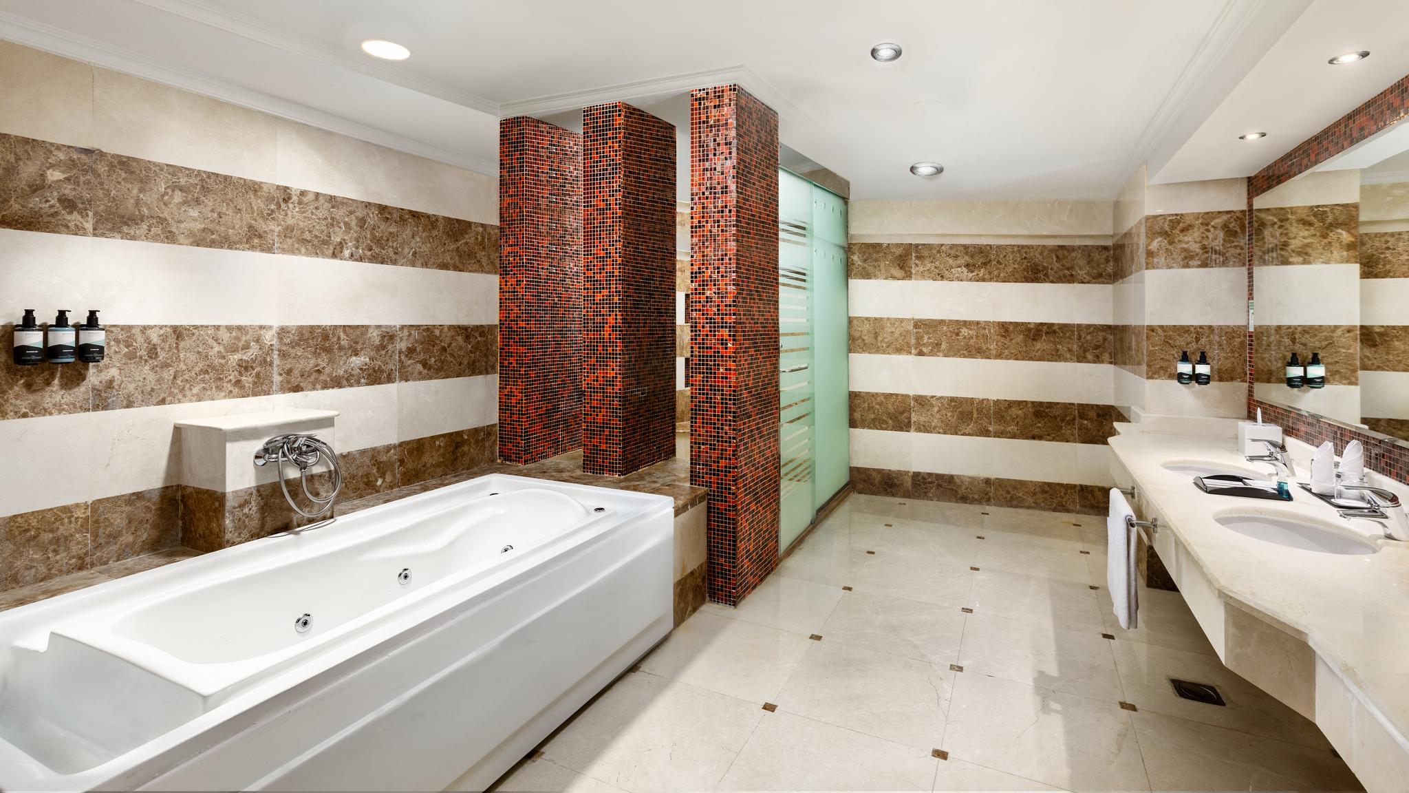 Millennium Al Aqeeq Hotel - imej 35