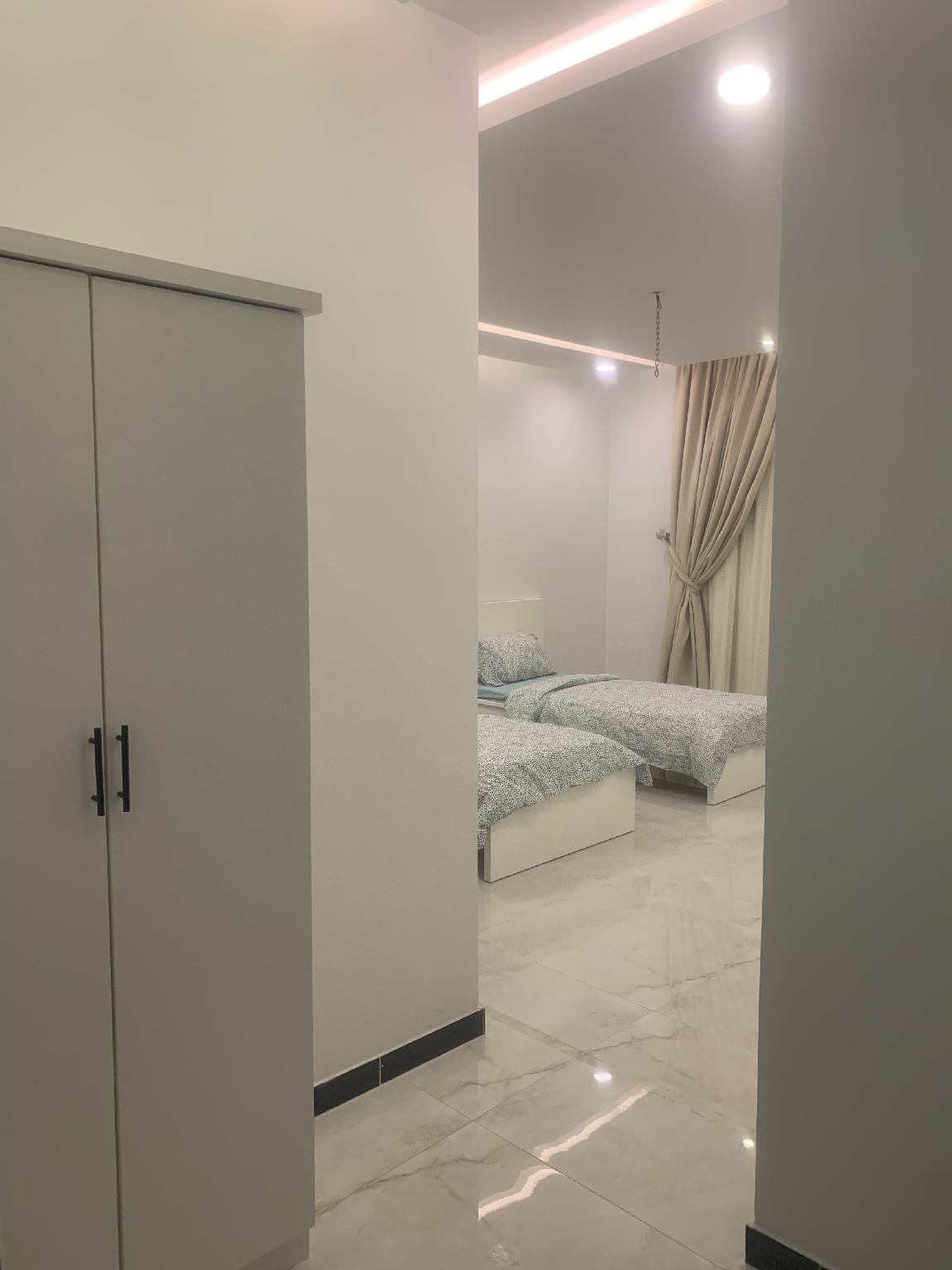 luxury apartment - image 11