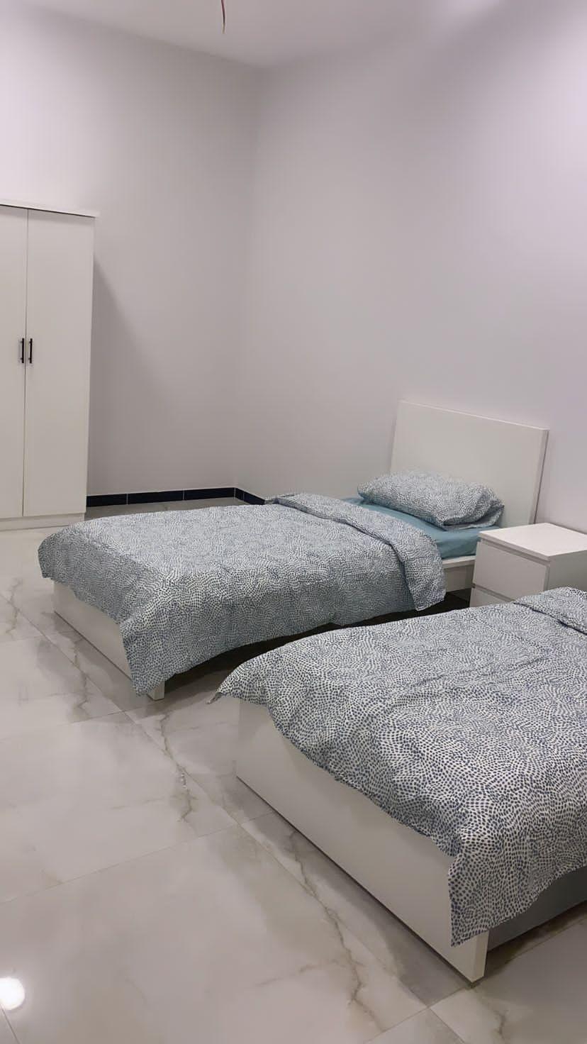 luxury apartment - image 9
