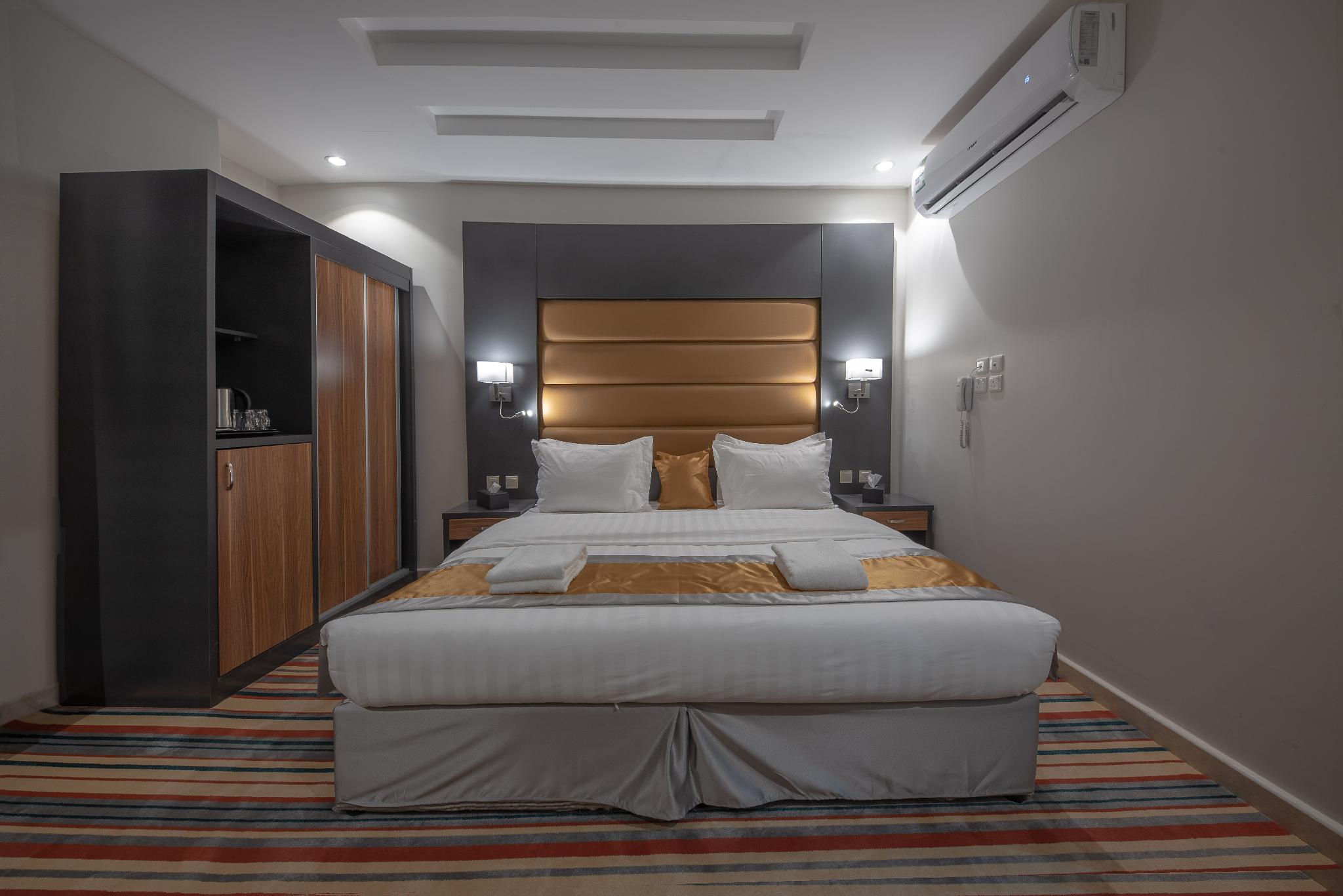 1-Bedroom Suite image 3