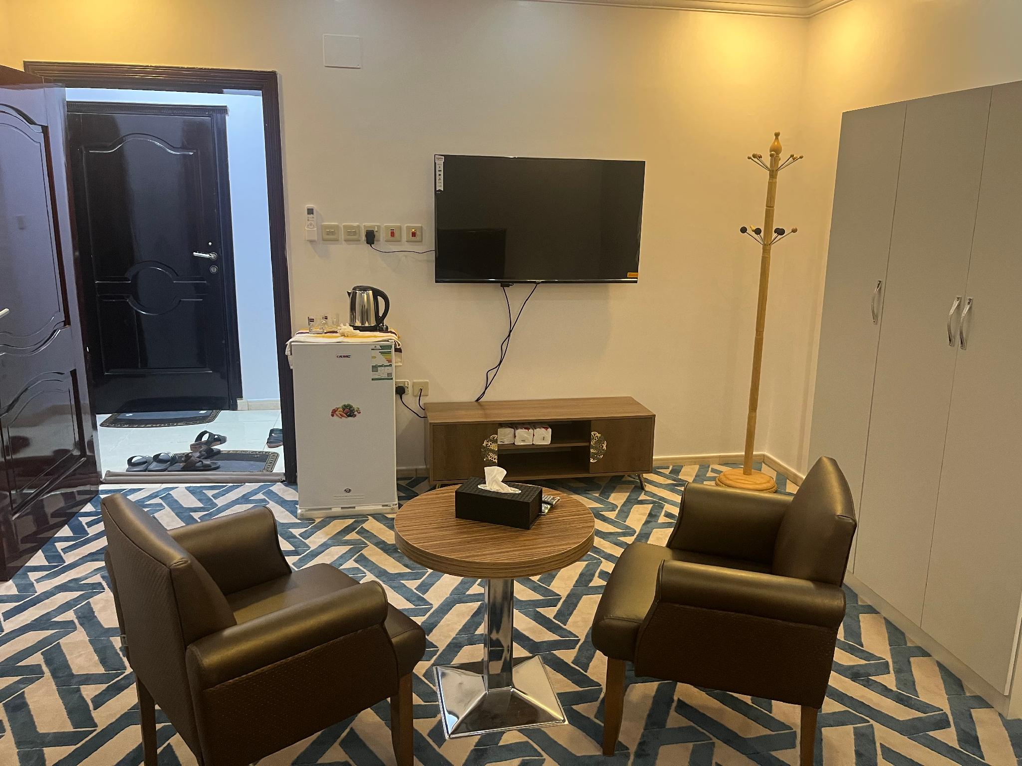 A room and a private toilet - image 22