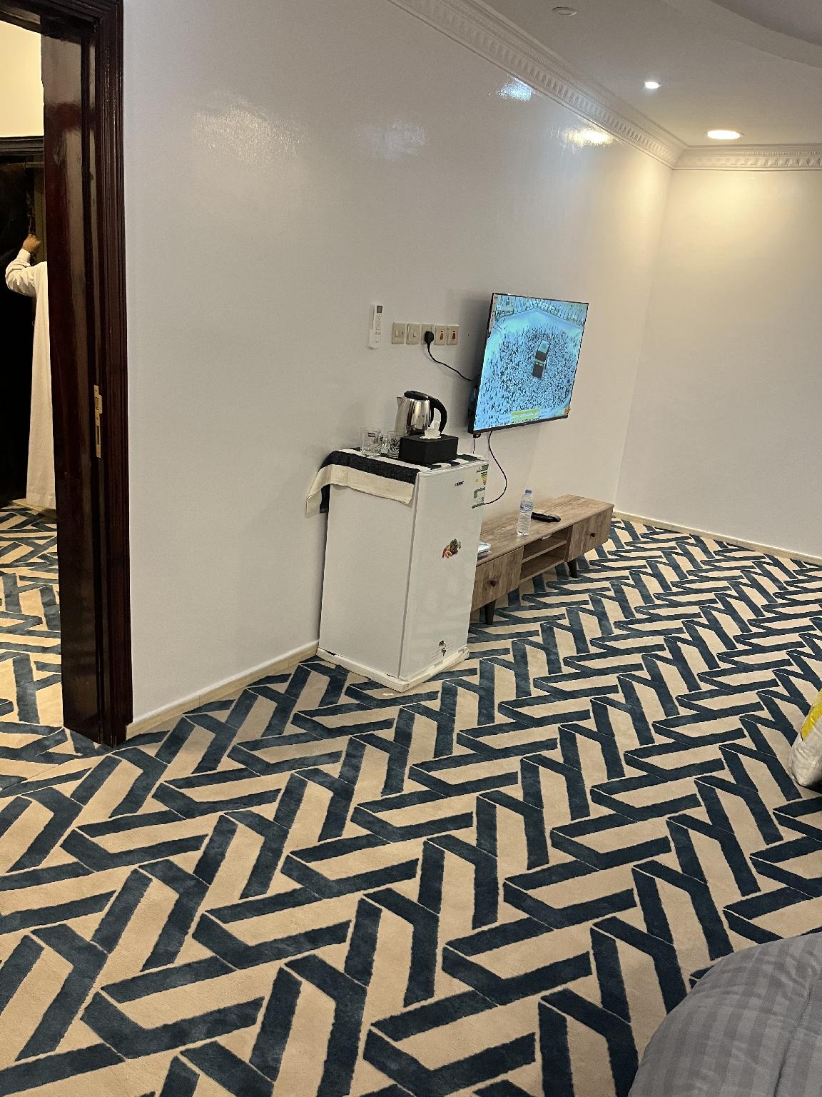 A room and a private toilet - image 23