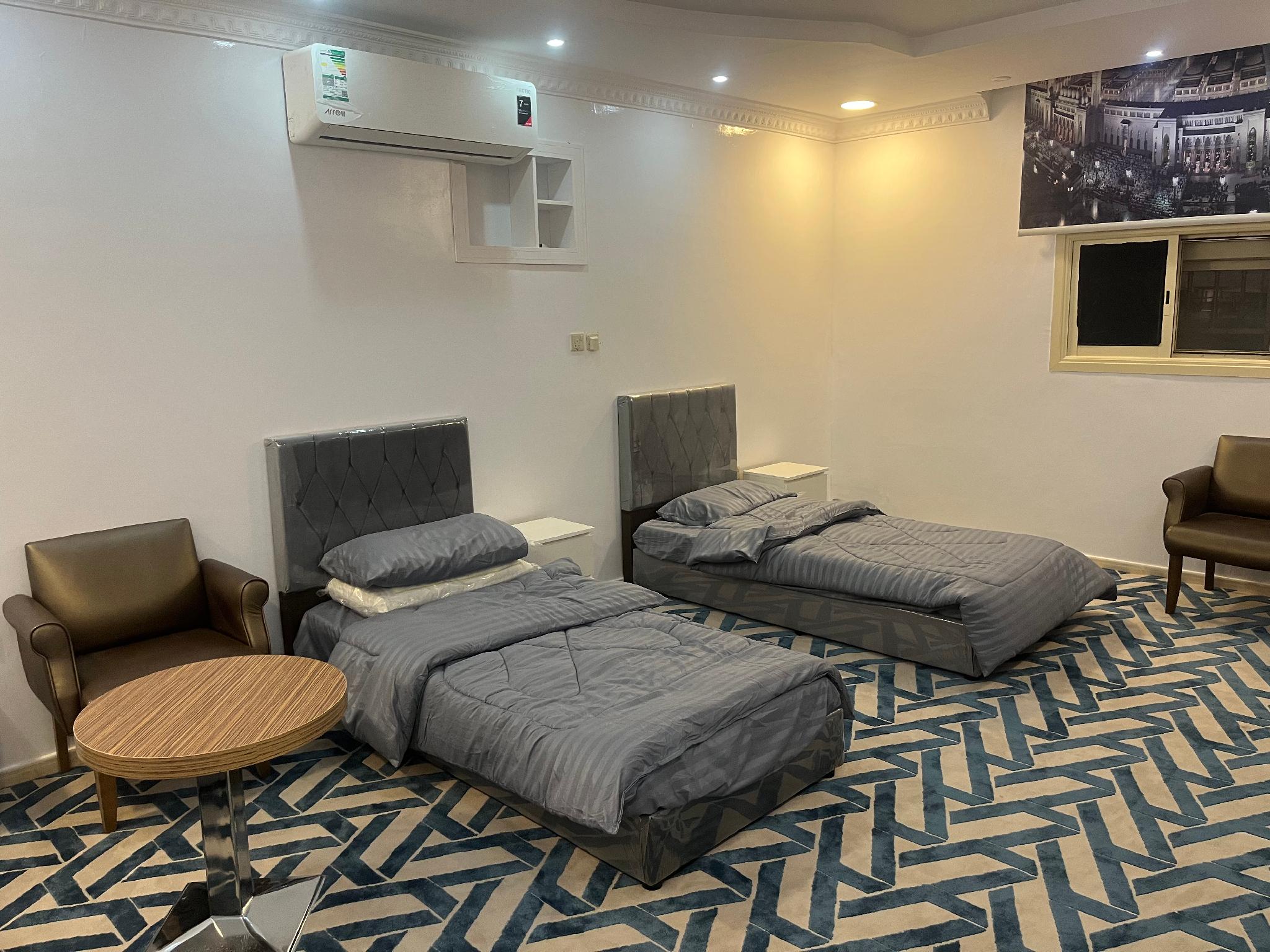 A room and a private toilet - image 26