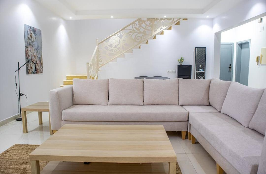 New Haven: Luxury 2 Bedroom Villa by Qaswarah