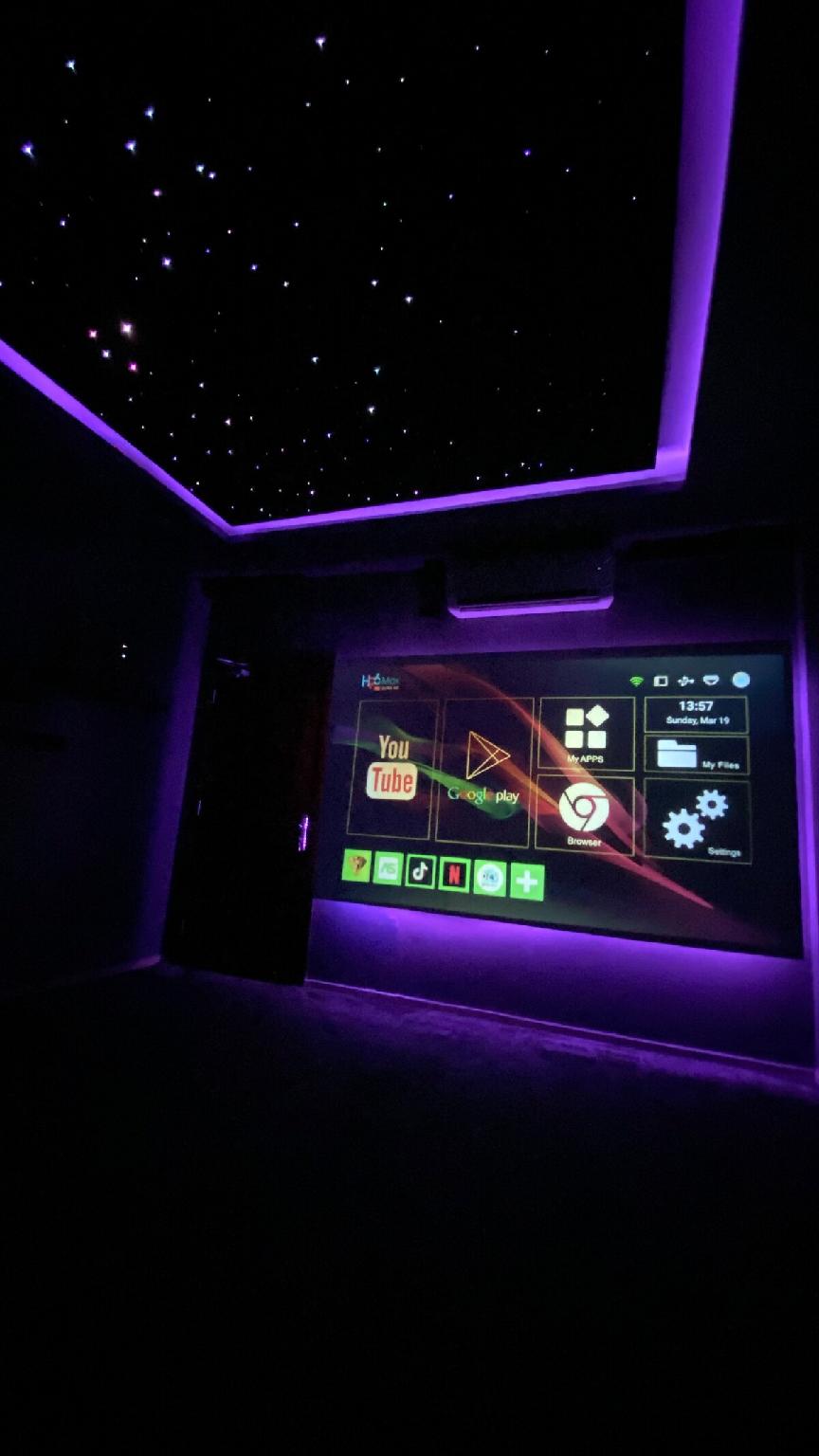 jaccuzi and cinema VIP apartment - gambar 18