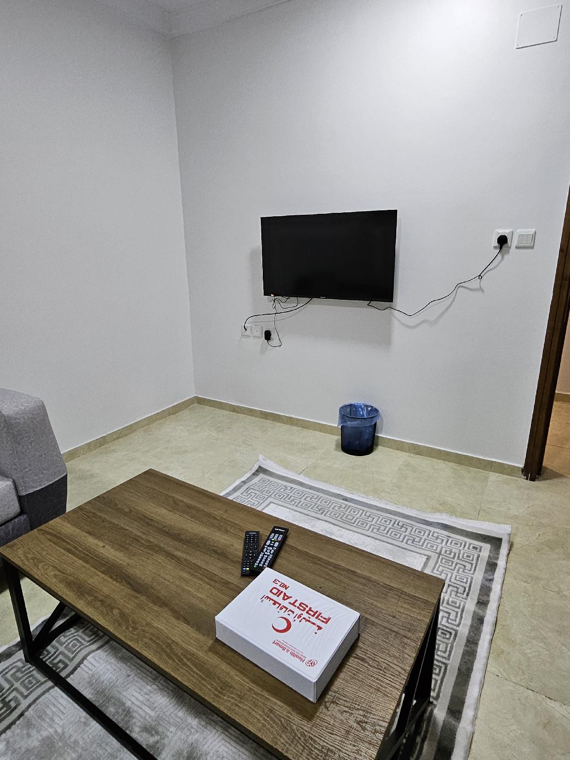 2 Rooms + Majlis Apartment - image 6