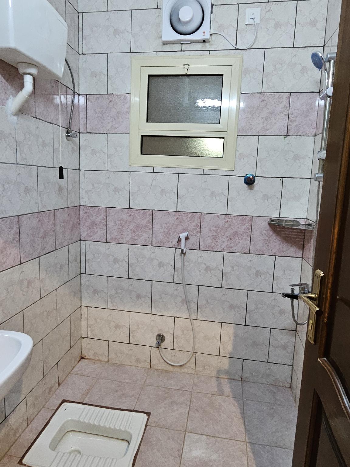 2 Rooms + Majlis Apartment - image 8