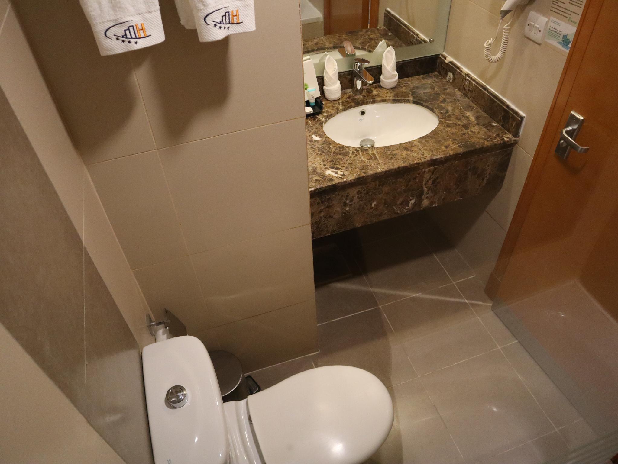 Al Mukhtara Plaza Hotel - image 8