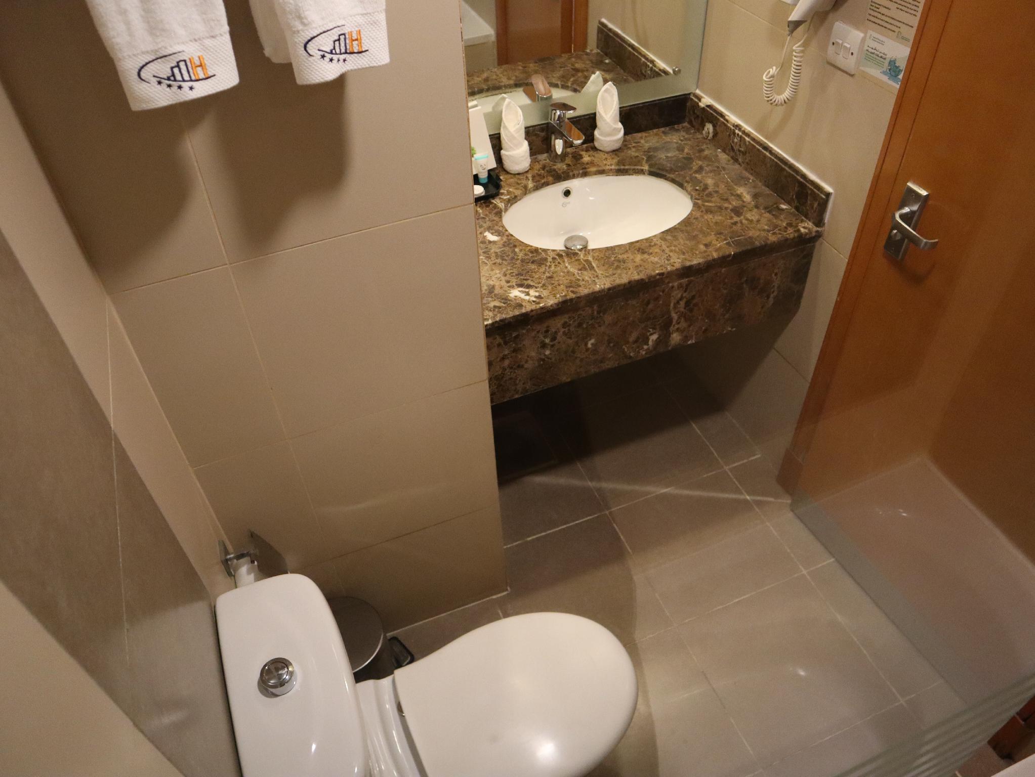 Al Mukhtara Plaza Hotel - image 11