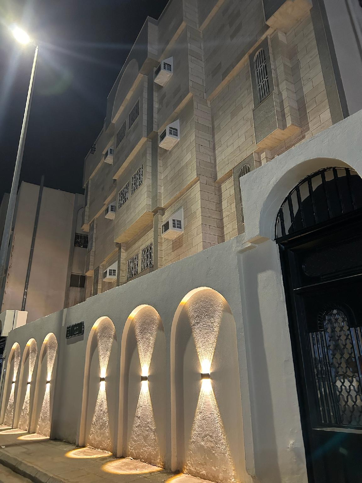 آلمونا فرنشڈ اپارٹمنٹس