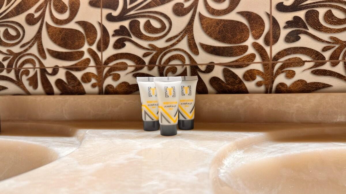 Luxury Suite Near the Prophet's Mosque, 301, Self Check-In - image 9
