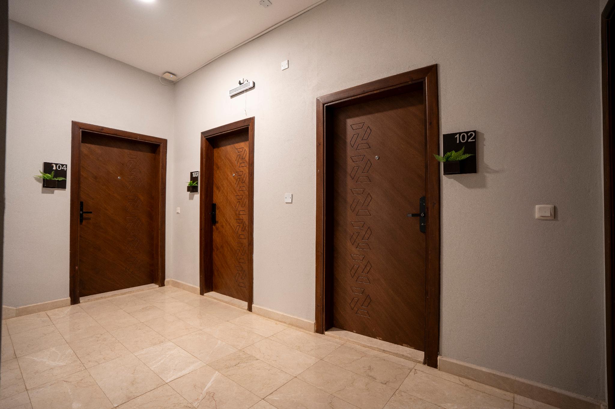 Holiday Plus Tabba Apartments - image 4