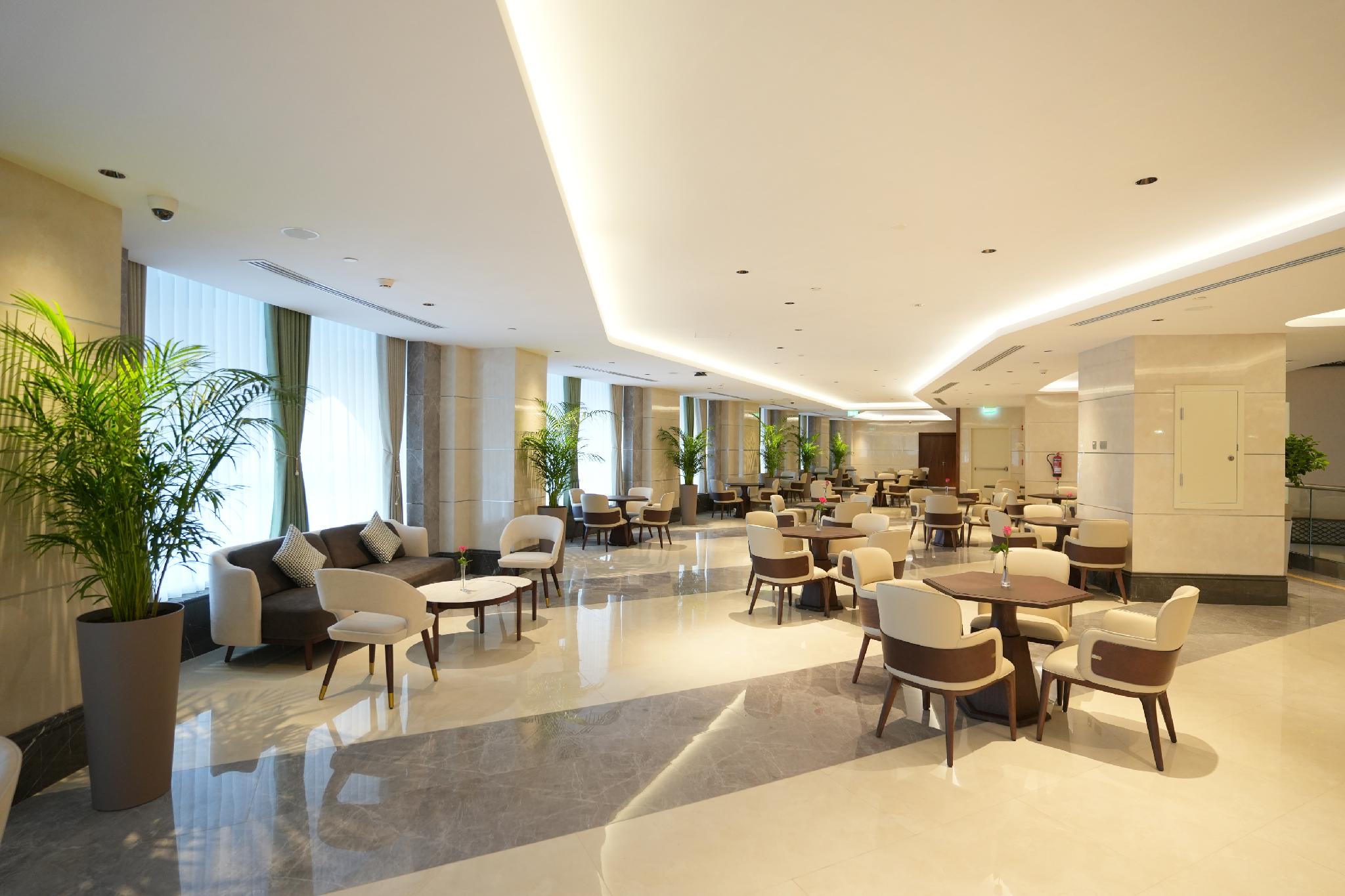Peninsula Worth Hotel - image 25