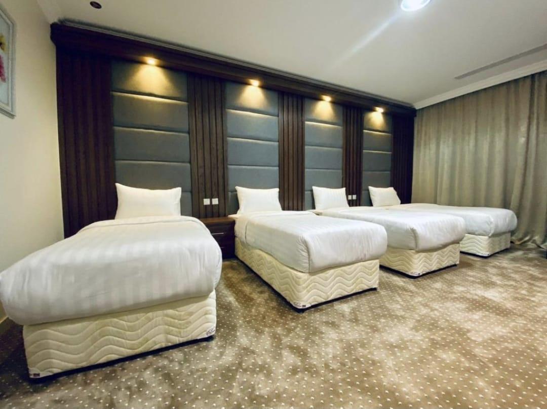 Kamar Quadruple 4 Kamar Tidur dengan Kamar Mandi Pribadi