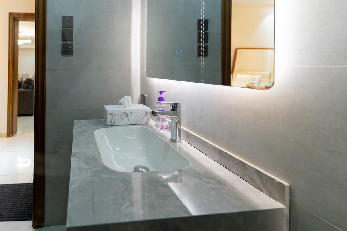 Spacious 3-Bedroom condo Near Prophet's Mosque - image 34