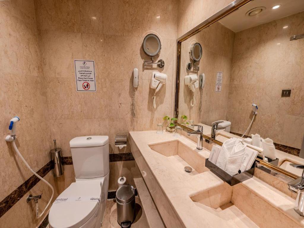 Standard Queen Room image 2