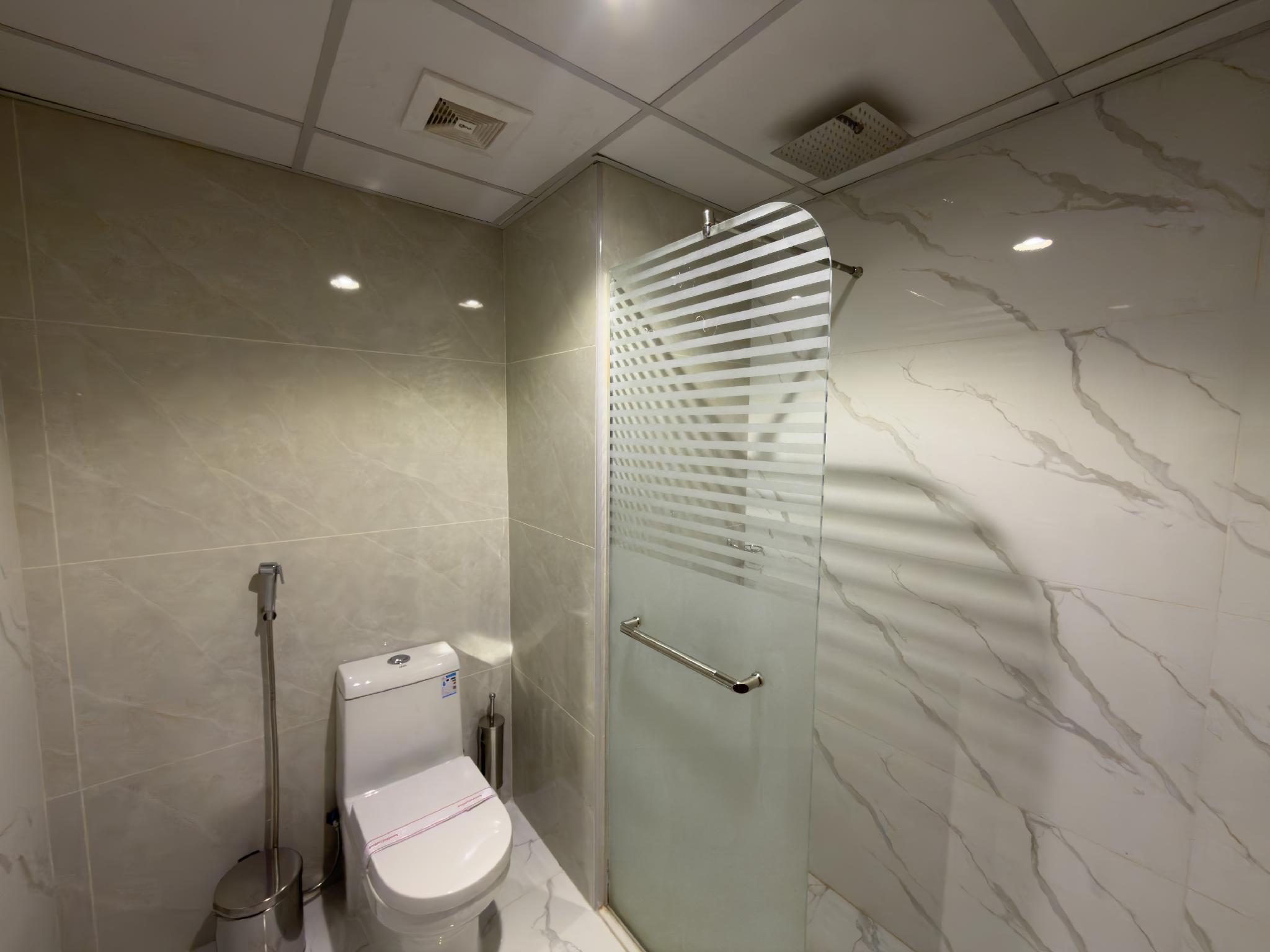 Kamar King dengan Pemandangan Haram gambar 5
